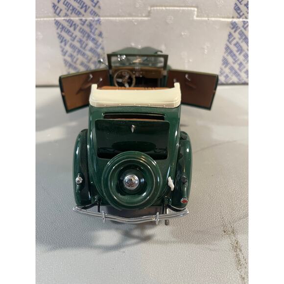 Franklin Mint 1:24 1936 Ford Deluxe Cabriolet Convertible - Picture 10 of 15